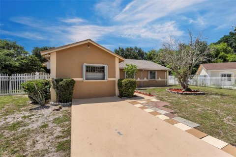 House in Miami Gardens, Florida 4 bedrooms, 172.05 sq.m. № 1293054 - photo 3