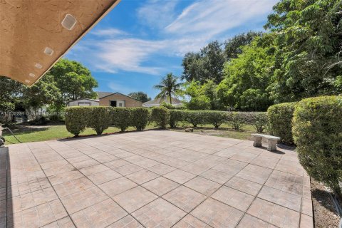 Villa ou maison à vendre à Miami Gardens, Floride: 4 chambres, 172.05 m2 № 1293054 - photo 19