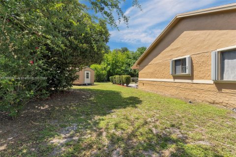 Villa ou maison à vendre à Miami Gardens, Floride: 4 chambres, 172.05 m2 № 1293054 - photo 24