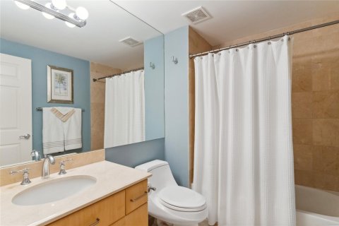 Condo in Fort Lauderdale, Florida, 3 bedrooms  № 1146721 - photo 16