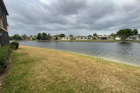 Condo in Tamarac, Florida, 1 bedroom  № 1146719 - photo 5