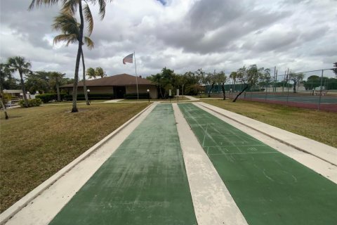 Condo in Tamarac, Florida, 1 bedroom  № 1146719 - photo 2