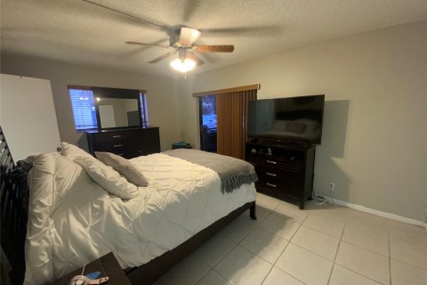 Condo in Tamarac, Florida, 1 bedroom  № 1146719 - photo 27