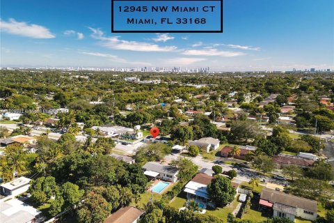 Casa en venta en Miami, Florida, 3 dormitorios, 105.72 m2 № 1290545 - foto 2