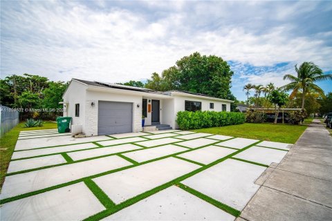 House in Miami, Florida 3 bedrooms, 105.72 sq.m. № 1290545 - photo 29