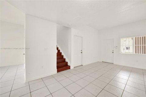 Adosado en venta en Cutler Bay, Florida, 3 dormitorios, 158.4 m2 № 1377167 - foto 4