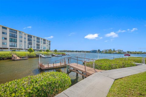 Condominio en venta en Port Richey, Florida, 2 dormitorios, 95.22 m2 № 999963 - foto 27