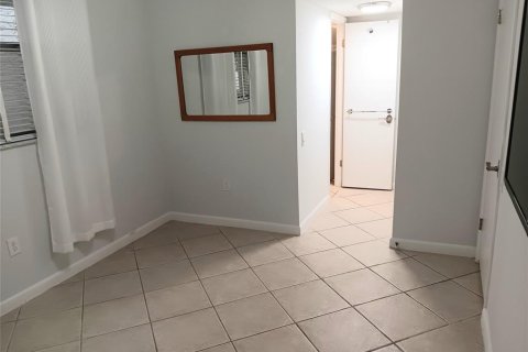 Condo in Tamarac, Florida, 2 bedrooms  № 1175140 - photo 12