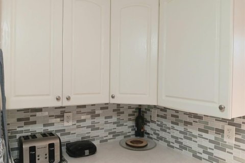 Condo in Tamarac, Florida, 2 bedrooms  № 1175140 - photo 27