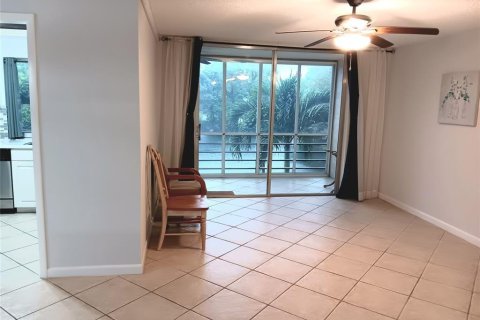 Condominio en venta en Tamarac, Florida, 2 dormitorios, 88.26 m2 № 1175140 - foto 20