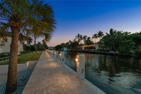 House in Fort Lauderdale, Florida 6 bedrooms, 560.76 sq.m. № 1192356 - photo 5