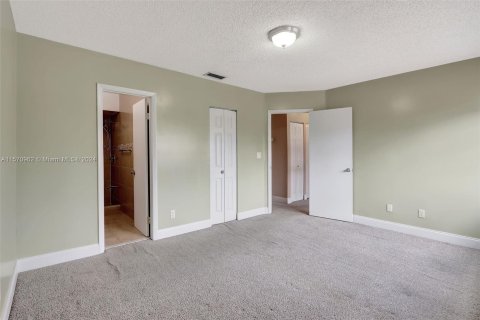 Adosado en venta en Pembroke Pines, Florida, 3 dormitorios, 127.55 m2 № 1128312 - foto 16