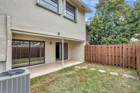 Townhouse in Pembroke Pines, Florida 3 bedrooms, 127.55 sq.m. № 1128312 - photo 6
