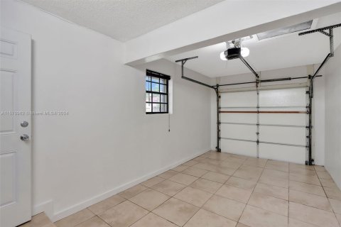Touwnhouse à vendre à Pembroke Pines, Floride: 3 chambres, 127.55 m2 № 1128312 - photo 14