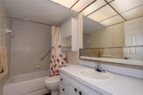 Condo in Sunrise, Florida, 2 bedrooms  № 1155812 - photo 17