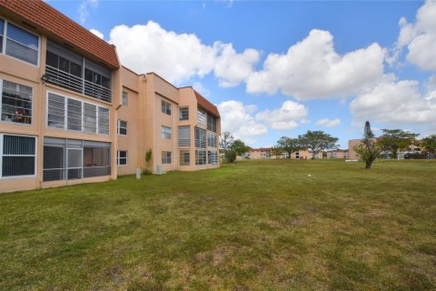 Copropriété à vendre à Sunrise, Floride: 2 chambres, 95.69 m2 № 1155812 - photo 4