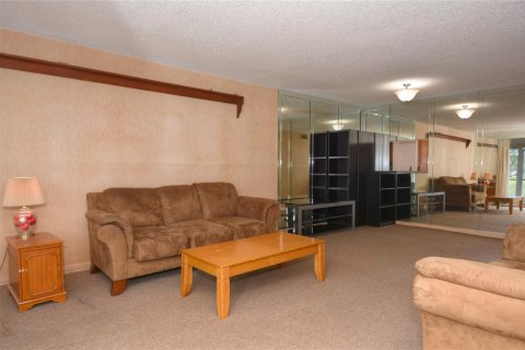 Condo in Sunrise, Florida, 2 bedrooms  № 1155812 - photo 9