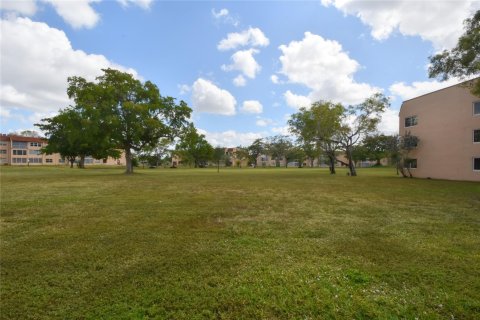 Condo in Sunrise, Florida, 2 bedrooms  № 1155812 - photo 26