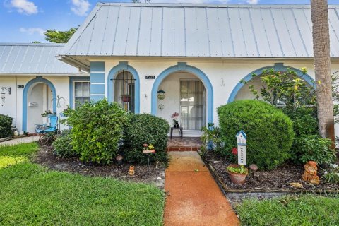 Copropriété à vendre à New Port Richey, Floride: 1 chambre, 57.97 m2 № 1314443 - photo 1