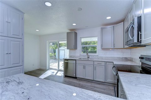 Casa en venta en Zephyrhills, Florida, 3 dormitorios, 142.51 m2 № 1382538 - foto 17