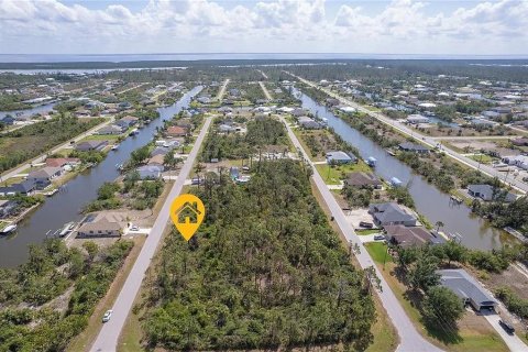 Terreno en venta en Port Charlotte, Florida № 1308815 - foto 1