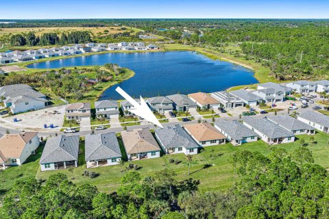 Villa ou maison à vendre à Stuart, Floride: 3 chambres, 175.49 m2 № 1185341 - photo 1