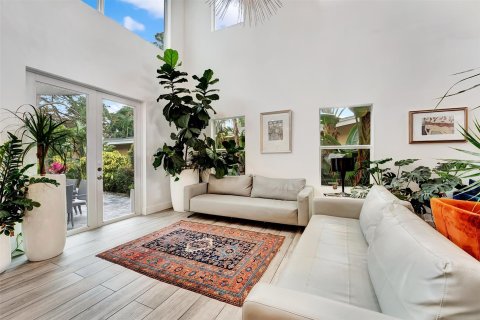 House in Wilton Manors, Florida 5 bedrooms, 318.65 sq.m. № 1185383 - photo 18