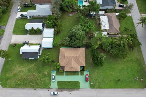 Land in Oakland Park, Florida № 954561 - photo 6