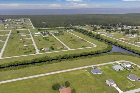 Купить земельный участок в Кейп-Корал, Флорида № 262398 - фото 24