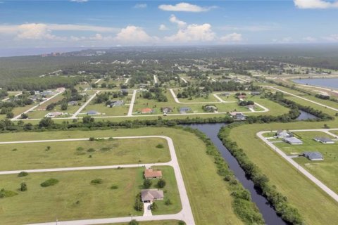 Купить земельный участок в Кейп-Корал, Флорида № 262398 - фото 18