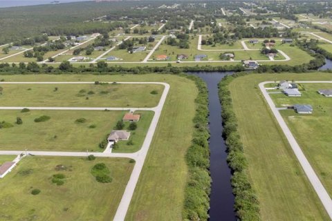 Terrain à vendre à Cape Coral, Floride № 262398 - photo 19