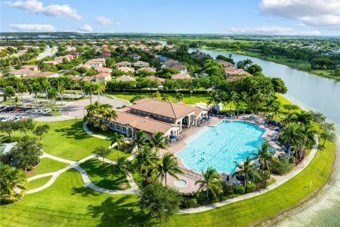 Copropriété à vendre à Cutler Bay, Floride: 2 chambres, 119.84 m2 № 1310057 - photo 17