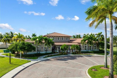 Copropriété à vendre à Cutler Bay, Floride: 2 chambres, 119.84 m2 № 1310057 - photo 14