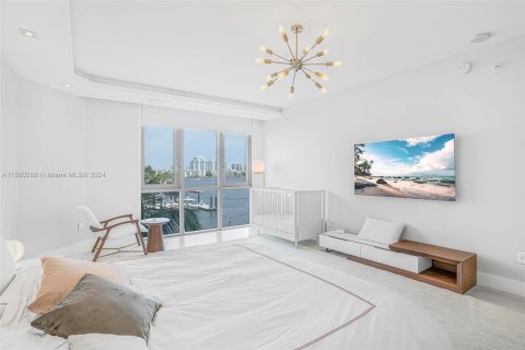 Condo in North Miami Beach, Florida, 3 bedrooms  № 1310056 - photo 17