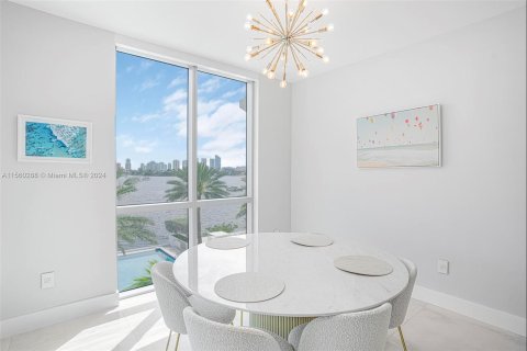 Condo in North Miami Beach, Florida, 3 bedrooms  № 1310056 - photo 13