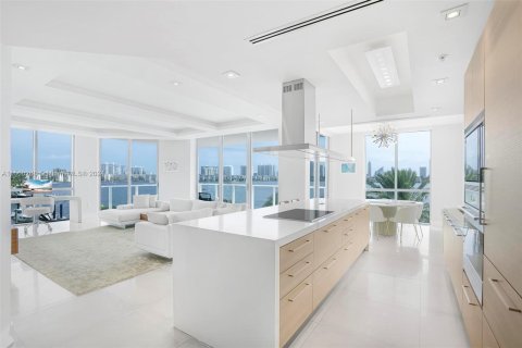 Copropriété à vendre à North Miami Beach, Floride: 3 chambres, 206.71 m2 № 1310056 - photo 1