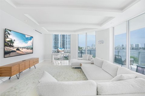 Condo in North Miami Beach, Florida, 3 bedrooms  № 1310056 - photo 5