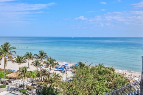 Hôtel, hôtellerie à vendre à Sunny Isles Beach, Floride: 2 chambres, 111.58 m2 № 1316673 - photo 30