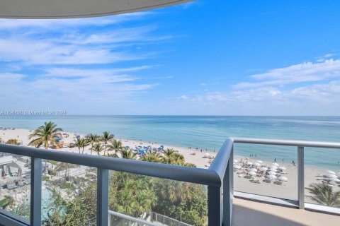 Hotel in Sunny Isles Beach, Florida 2 bedrooms, 111.58 sq.m. № 1316673 - photo 14