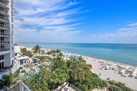 Hôtel, hôtellerie à vendre à Sunny Isles Beach, Floride: 2 chambres, 111.58 m2 № 1316673 - photo 17