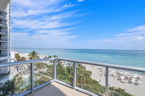 Hotel in Sunny Isles Beach, Florida 2 bedrooms, 111.58 sq.m. № 1316673 - photo 15