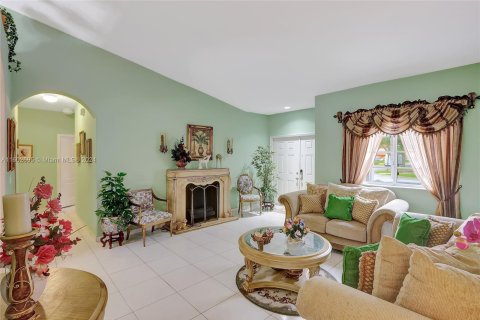Casa en venta en Miami Lakes, Florida, 3 dormitorios, 189.06 m2 № 1221931 - foto 8
