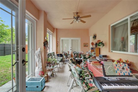 Casa en venta en Miami Lakes, Florida, 3 dormitorios, 189.06 m2 № 1221931 - foto 4