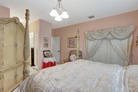 Casa en venta en Miami Lakes, Florida, 3 dormitorios, 189.06 m2 № 1221931 - foto 15