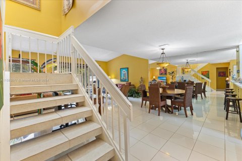 Townhouse in Doral, Florida 3 bedrooms, 168.06 sq.m. № 1221963 - photo 25