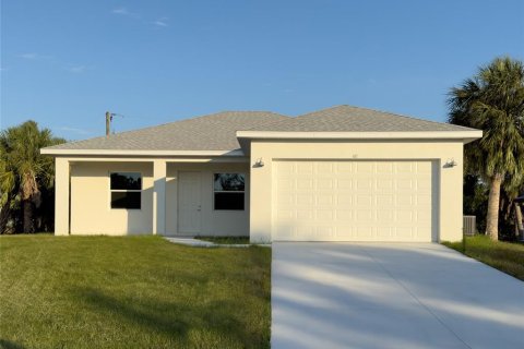 House in Port Charlotte, Florida 3 bedrooms, 130.25 sq.m. № 1369837 - photo 2