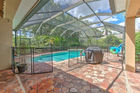 Casa en venta en Land O' Lakes, Florida, 4 dormitorios, 325.9 m2 № 1259648 - foto 10