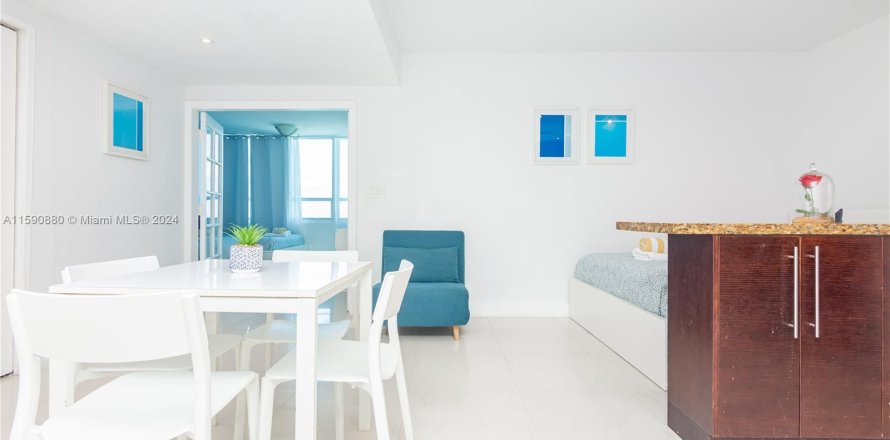 Condominio en Miami Beach, Florida, 1 dormitorio  № 1180862