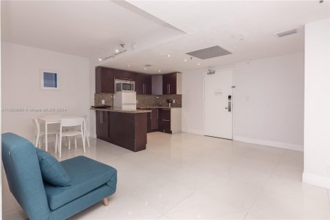 Condo in Miami Beach, Florida, 1 bedroom  № 1180862 - photo 9