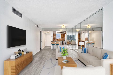 Condo in Fort Lauderdale, Florida, 2 bedrooms  № 833186 - photo 23